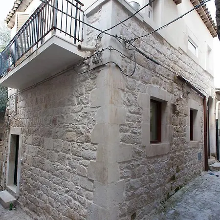 Terrazzo Vinicio Vakantiehuis Scicli